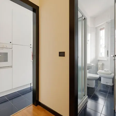 Guesthost - Forlanini - Functional With Balcony! *