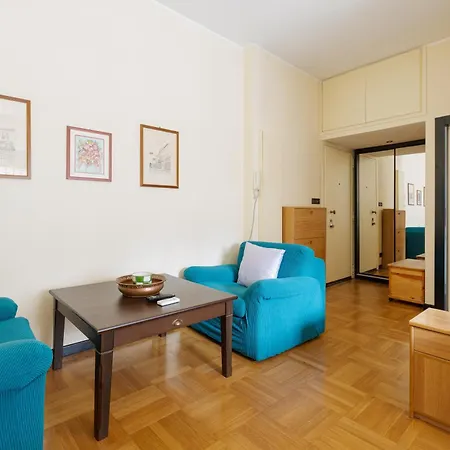 Guesthost - Forlanini - Functional With Balcony! *