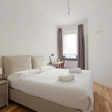 Darsena Navigli & Porta Genova M2 - Modern Apt! Milan