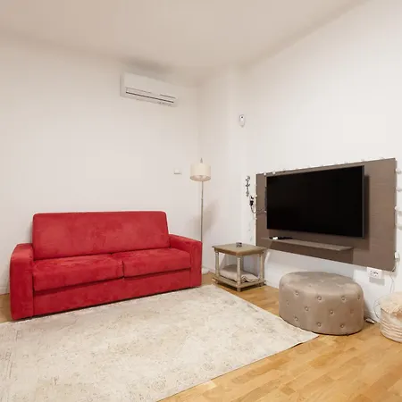 Darsena Navigli & Porta Genova M2 - Modern Apt! * Milan