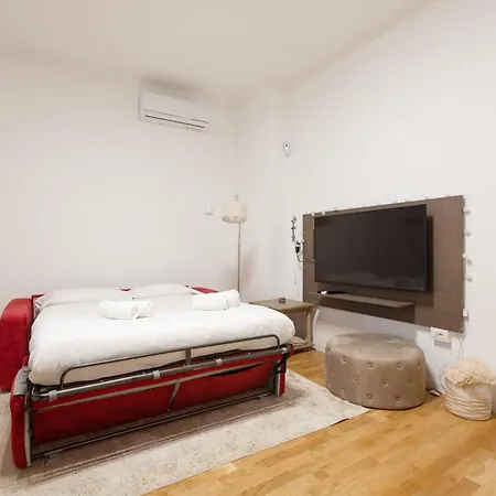 Darsena Navigli & Porta Genova M2 - Modern Apt! * Milan