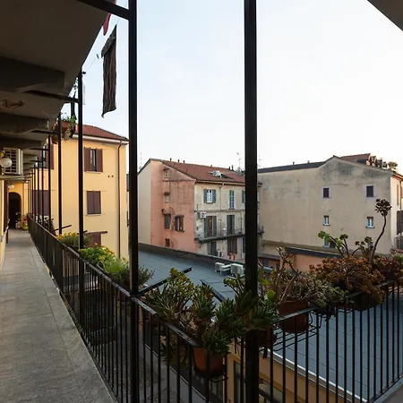 Darsena Navigli & Porta Genova M2 - Modern Apt! Milan