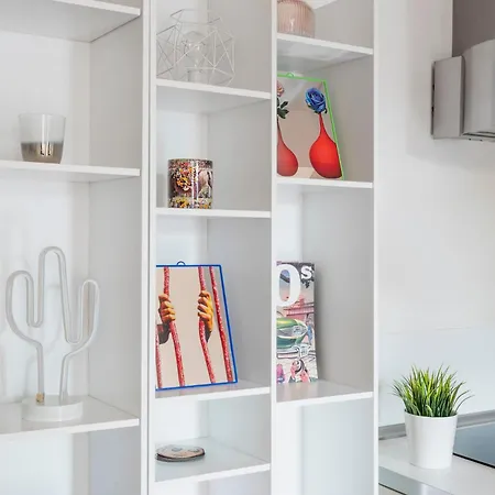 White & Beauty In Center