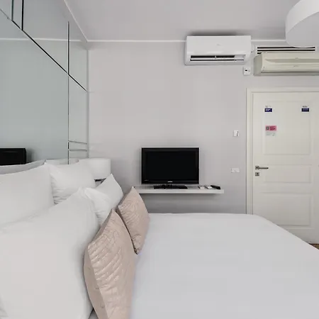 Adore Aparthotel Milan