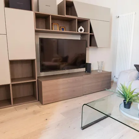 Ihost - Bottego 21 Mailand