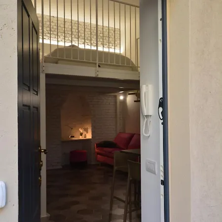 Lombardini 1 Apartment