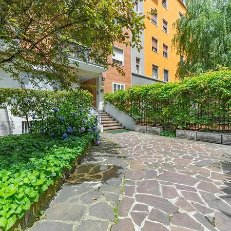 500 M From Corso Sempione, Close To Metro M5 밀라노