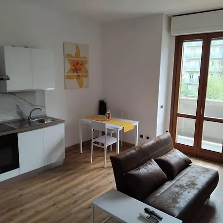 Short Rent Viale Corsica 公寓