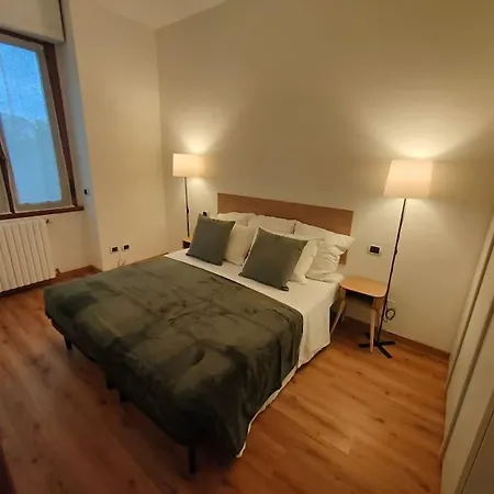 Short Rent Viale Corsica 公寓