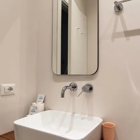 Youhosty - Ticinese 3 Apartment