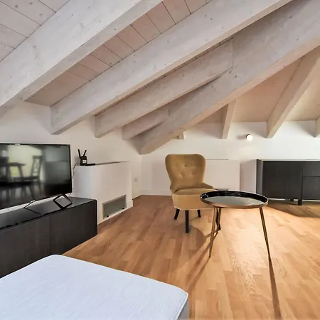 White Attic Terrace By Interhome * Milánó