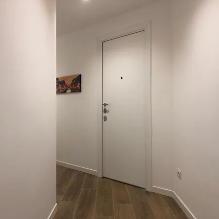 Missori Rose Garden View *