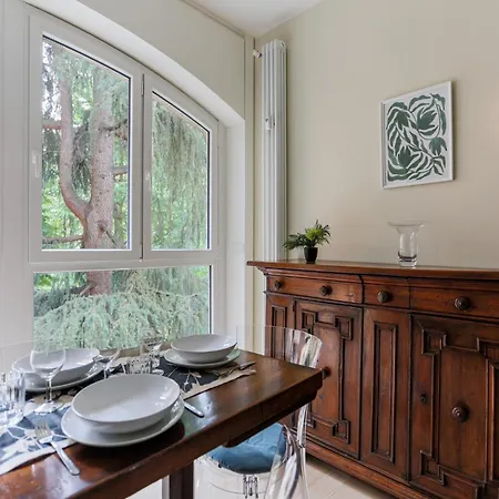 The Rent - Charming In Pagano Milan