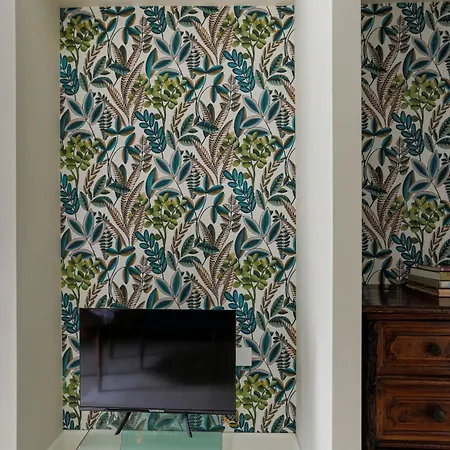 The Rent - Charming In Pagano Milan