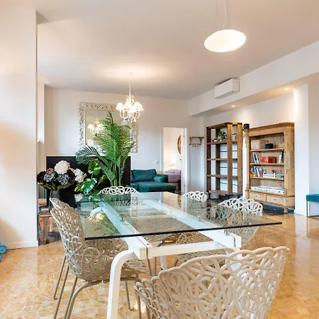 Amazing Floor Apartment *