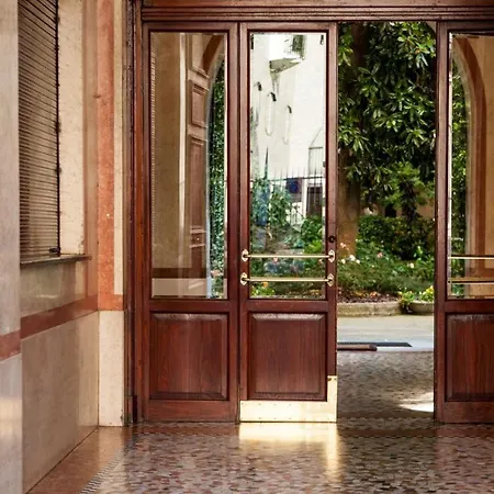 2 Bagni E - House Of Art Center Apartment Mailand