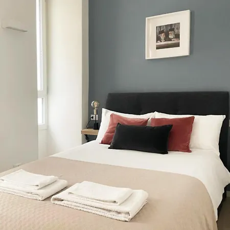 Cozy And Quiet In Isola District Apartment *