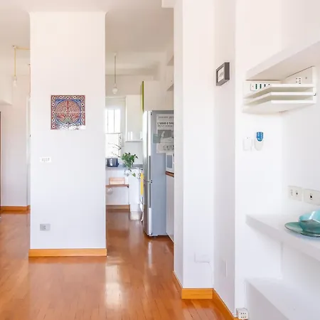 Spacious Flat In San Siro Area شقة ميلان