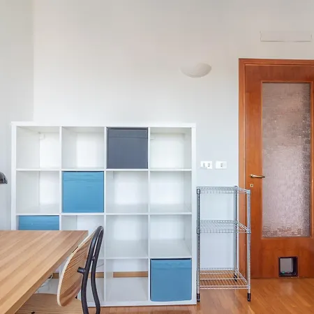 Spacious Flat In San Siro Area * ميلان