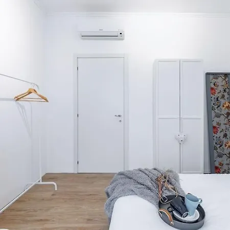 Host4u - Golfo Aranci, Beautiful In Appartement Milaan