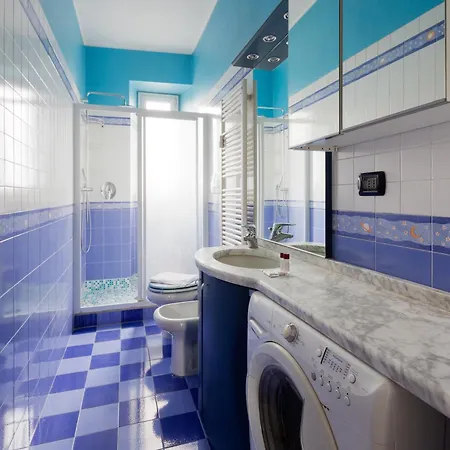 Apartamento Guesthost - Mac Mahon - Colorful With Balcony!