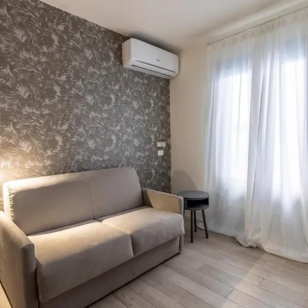 Italianway - The B Village Business Apartment