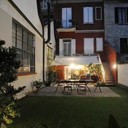 Youhosty - Secret Garden Apartment