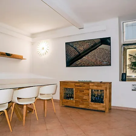 Apartment Youhosty - Secret Garden