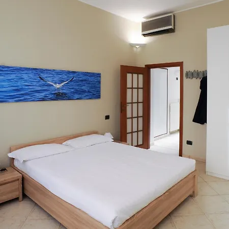 Youhosty - Secret Garden Apartment *