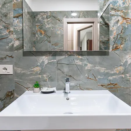 Miki - Sammartini 33