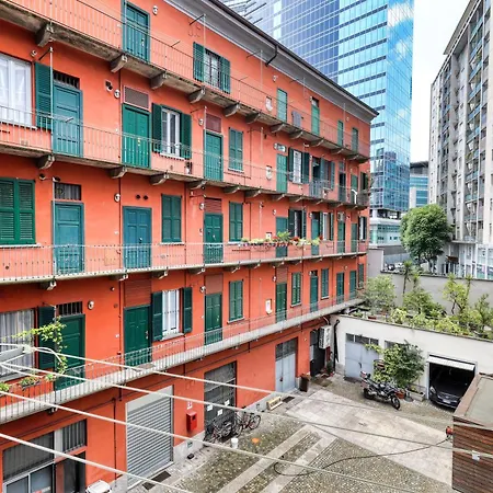 Fara 33 Cozy Flat In District Milaan