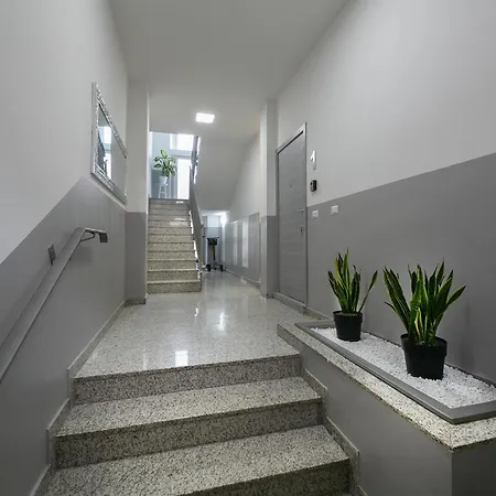 Eleven - Cozy Milán