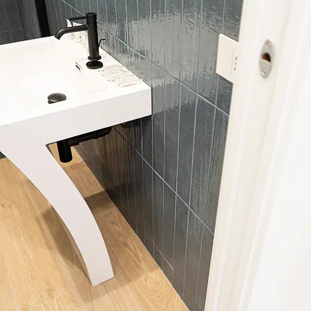 Bos1 - Station • New Chic • Apartamento *