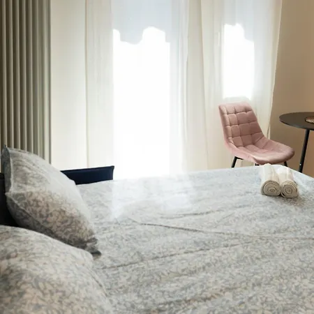 Bos1 - Station • New Chic • Apartamento Milão