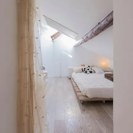 Appartamento Design&terrazzo A 5 Min Dal Centro - Laura's House Milano