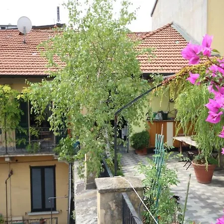 Apartment Design&terrazzo A 5 Min Dal Centro - Laura's House