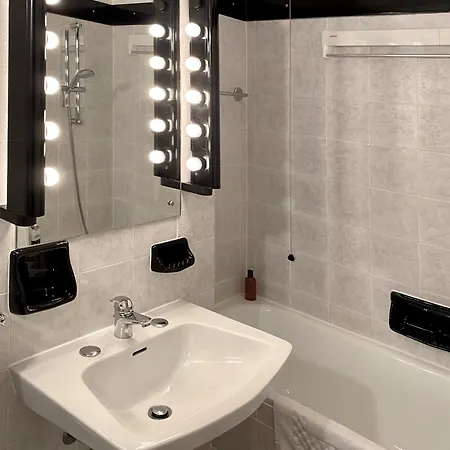 Domus Aparthotel 3*