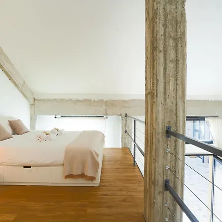 Del Re House, Parking Free Milaan