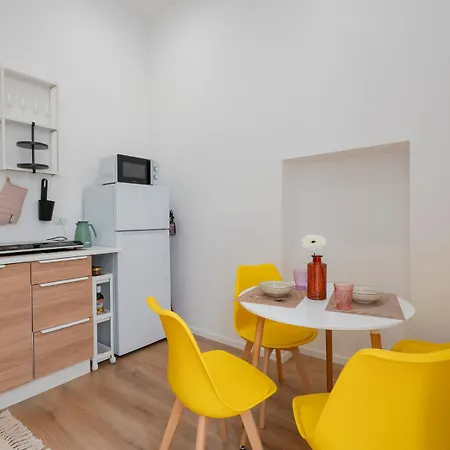 Xenia - Renovated Flat In Navigli Area Appartement *