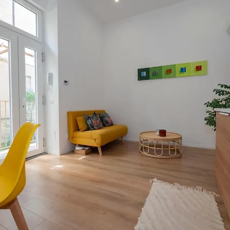 Xenia - Renovated Flat In Navigli Area Appartement
