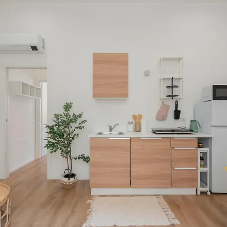 Xenia - Renovated Flat In Navigli Area *