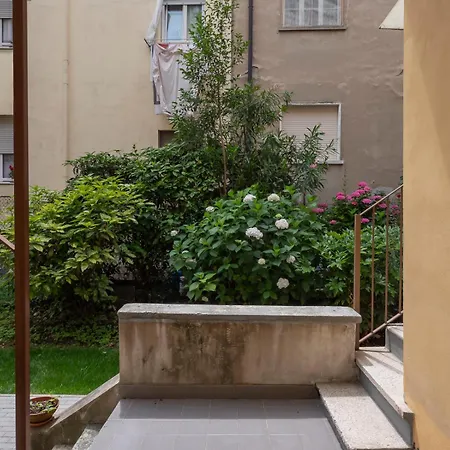 Xenia - Renovated Flat In Navigli Area * Milánó