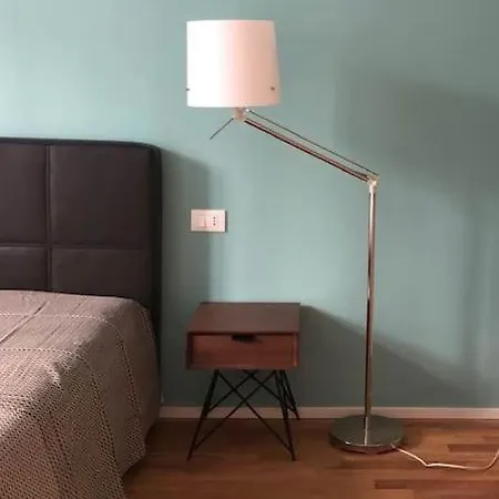 Lovely In The Heart Of Shopping District Apartment *