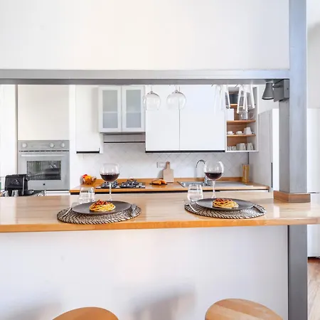 Roomy Flat With Garage - Porta Romana *