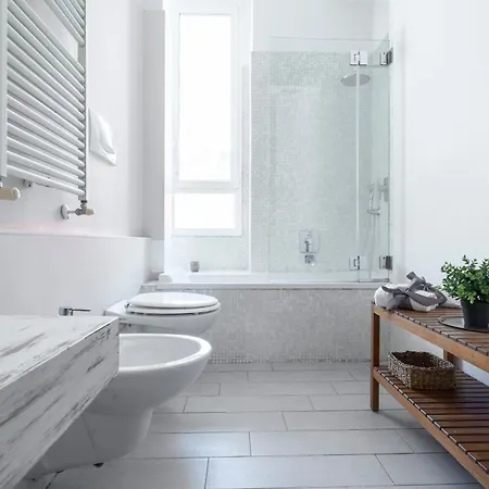 Roomy Flat With Garage - Porta Romana Appartamento Milano