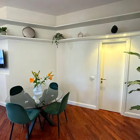 Urban Jungle 4 - Darsena Apartman Milánó