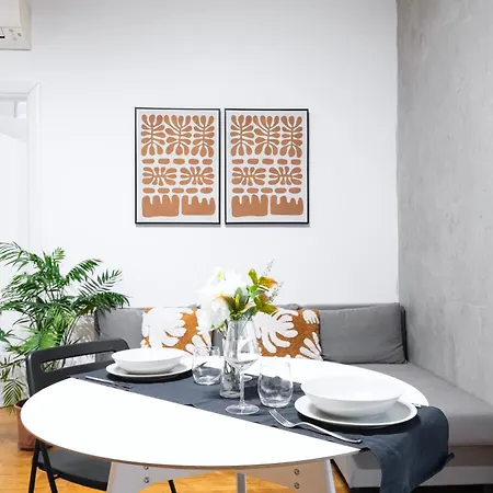 Easylife - - Monti 32 - Castello Sforzesco Daire