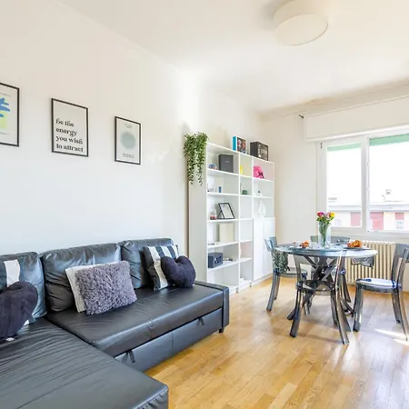 Moderno Navigli Milano:two Jacks * ミラノ