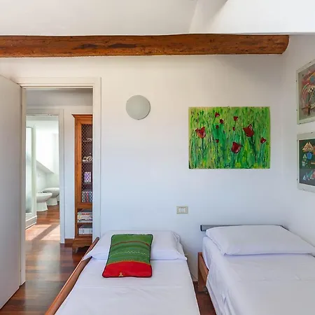 Attico Con Terrazzo - Skyview *