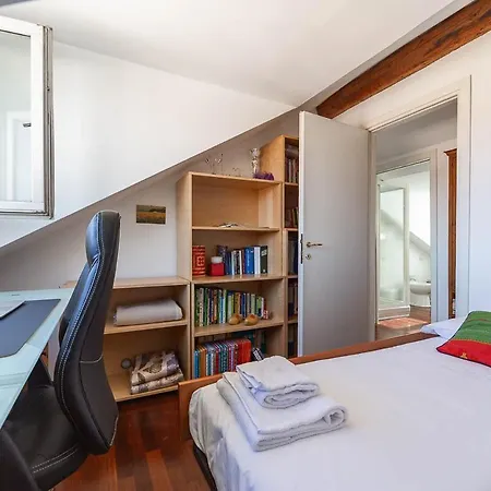Attico Con Terrazzo - Skyview Mediolan